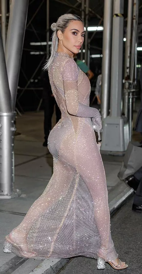 Her magnificent ass in see through no panties or bra daam 🔥🔥🔥🔥🍑🍑🍑🍒🔥🔥