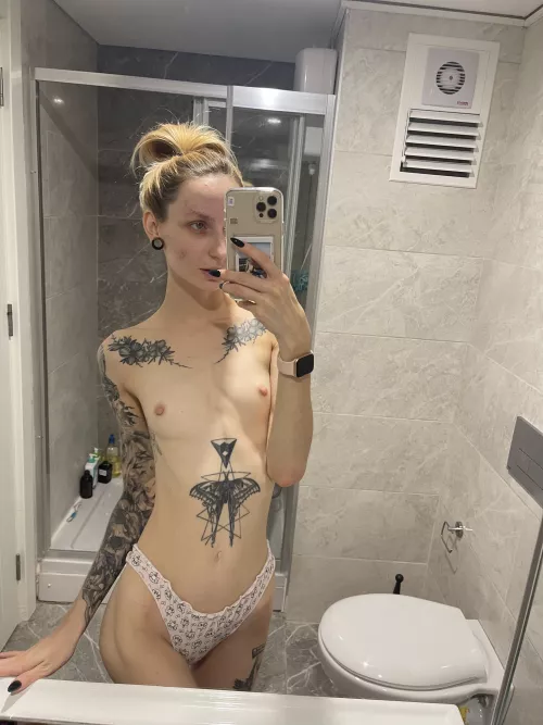 hi there! hope my body will made your day better!