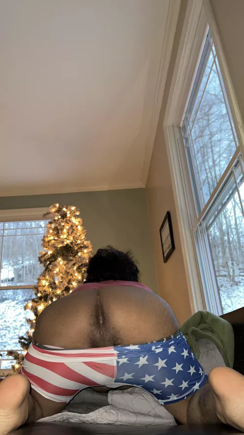 Humpday, why not a thick , semi hairy Southern Mexican Jewish country ass for ya