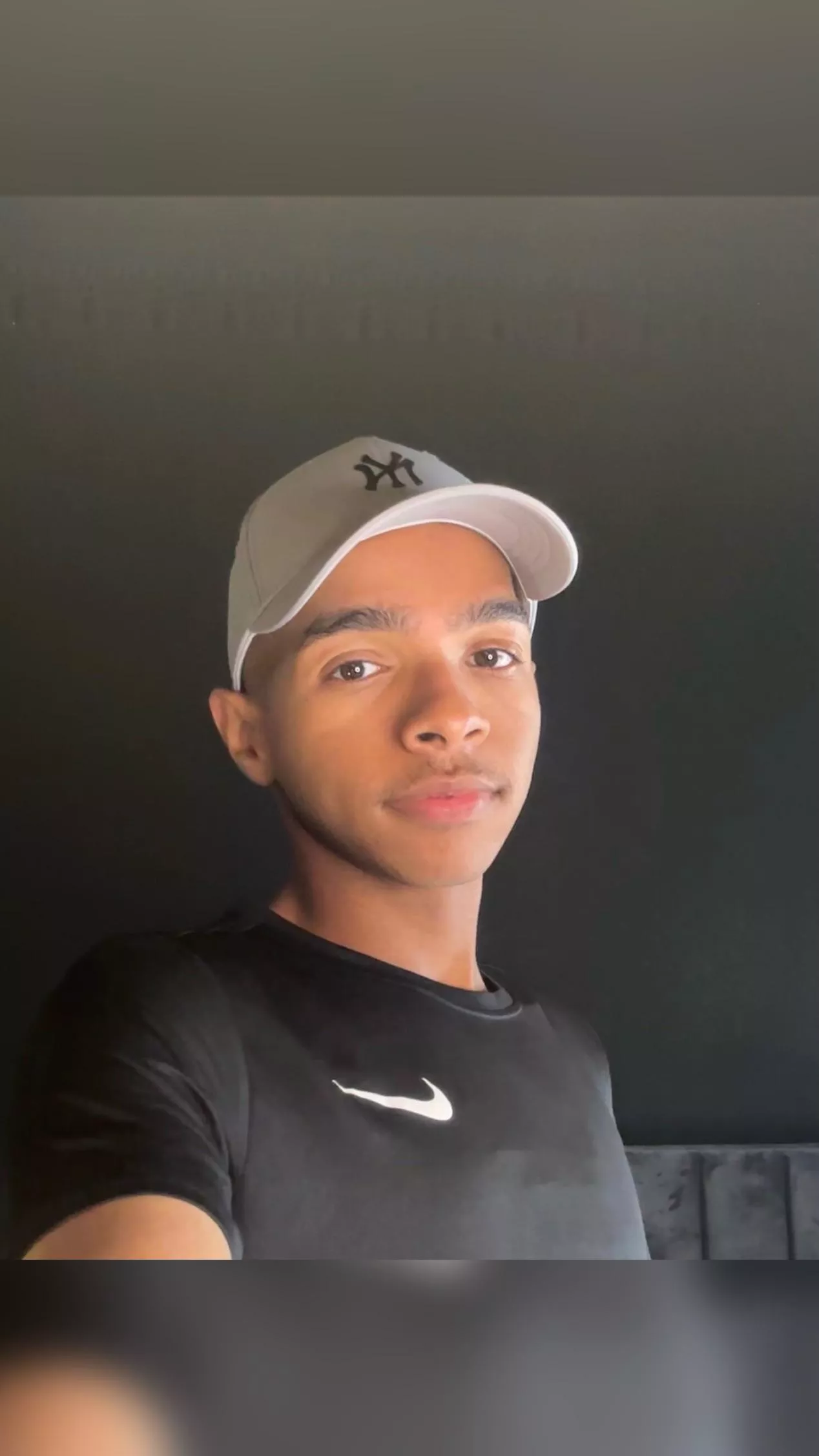 I need a Christmas date 🙈🤍