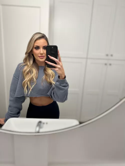 I’m not your average mom next door. Cum find out why 😈