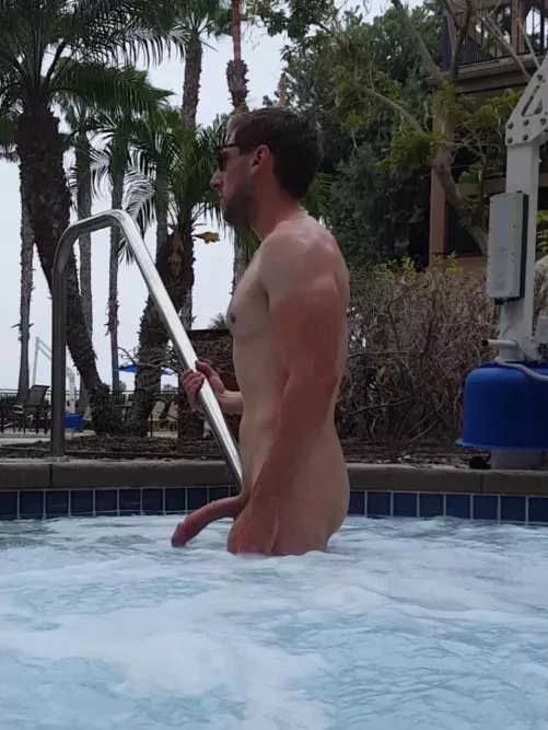 In the hot tub with my cock out🎄🎄