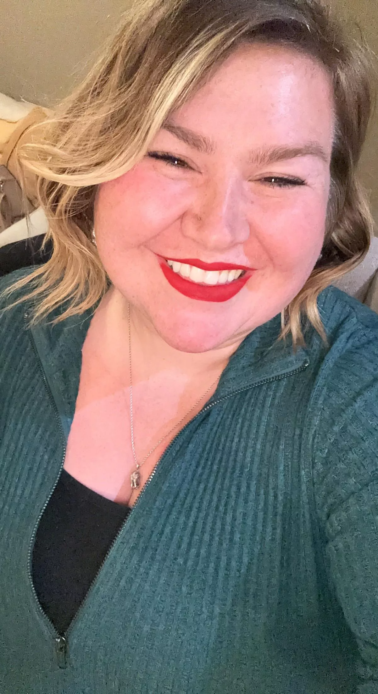 It’s my cake day but I don’t do nudes or riskay 🤷‍♀️