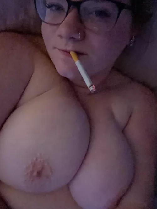 Just laying in bed 🚬