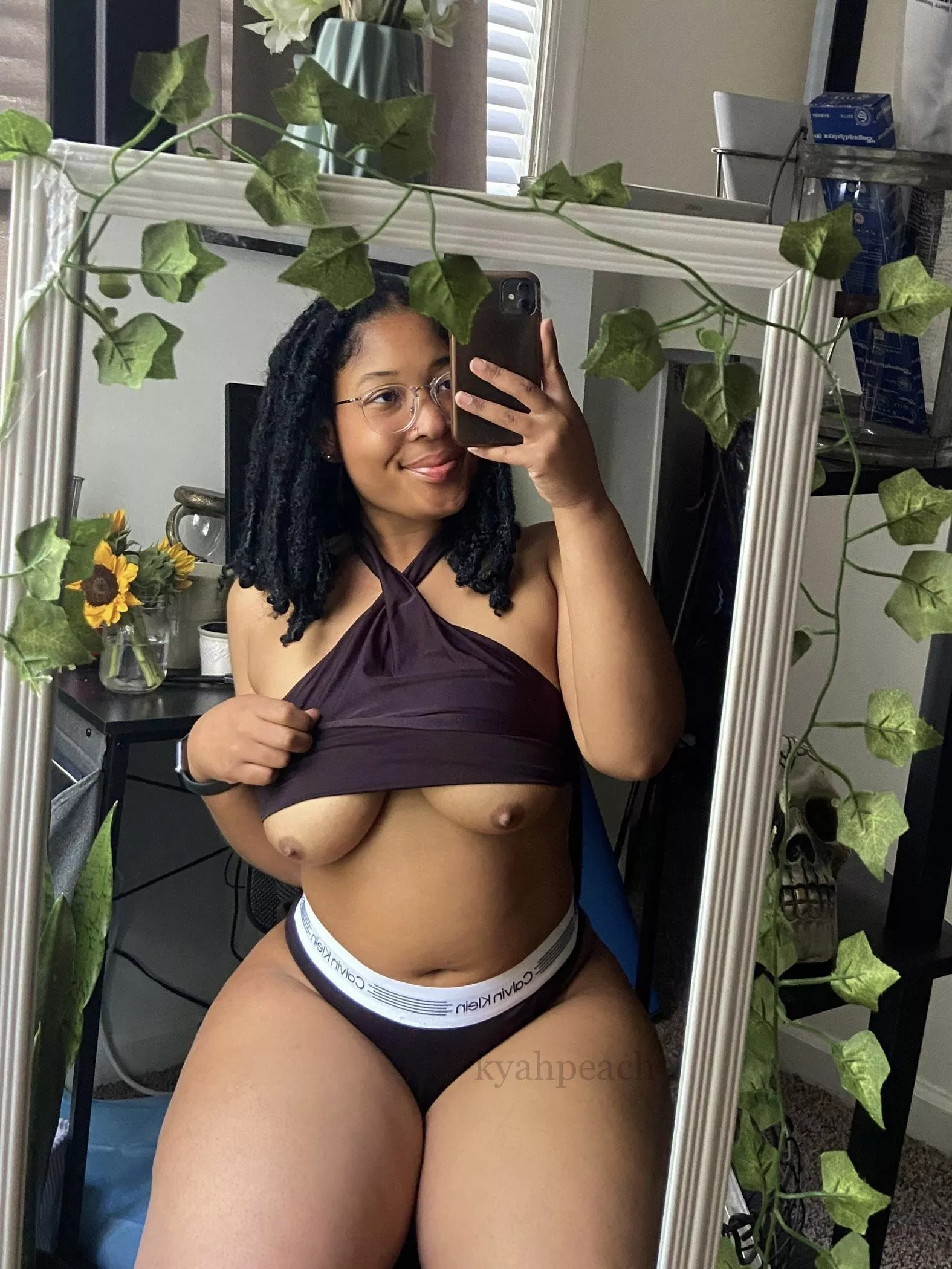 let my thick thighs warm you up