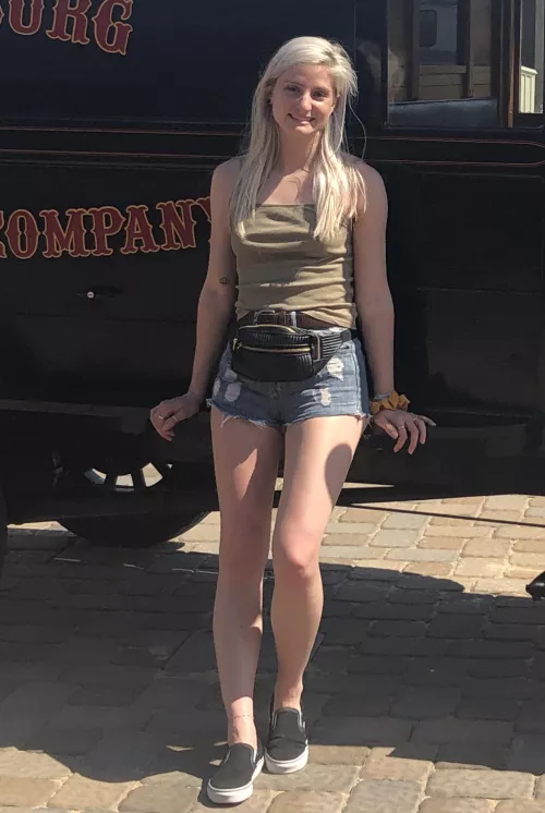 Love these short shorts