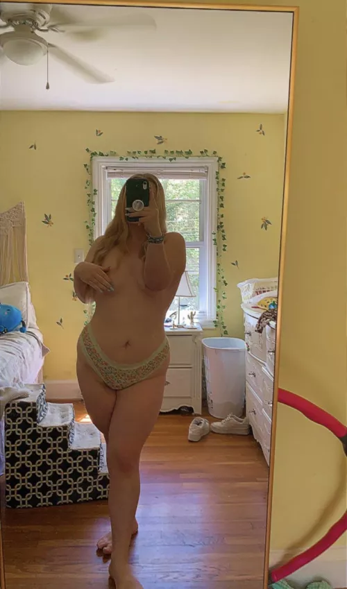 Me and my curves deserve to be worshipped