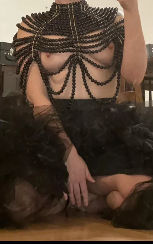 medium titty goth gf