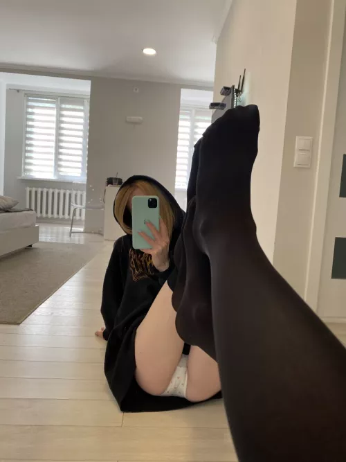 My pussy looks very very tempting, even for me