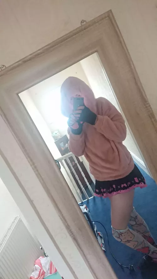 New hoodie,bean gloves :3