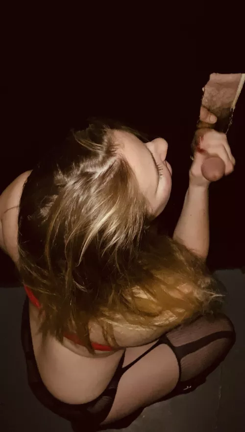 Nothing tastes better than a random glory hole cock 🤤