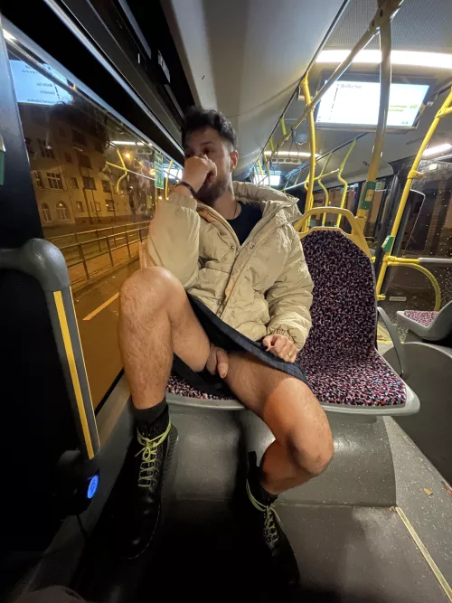 Public bus, love freeballin and skirts :)