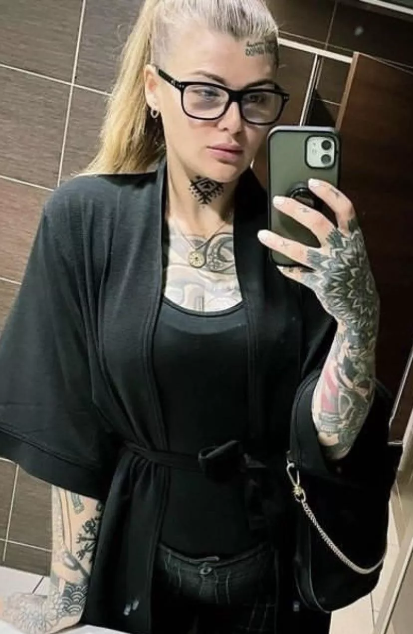 Say hello if it’s ok for sissies to send you pics at any time. 18+🍑🍑