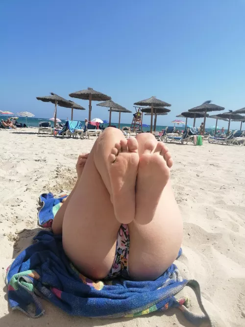 Sun sand and soles... what more could you want 😈