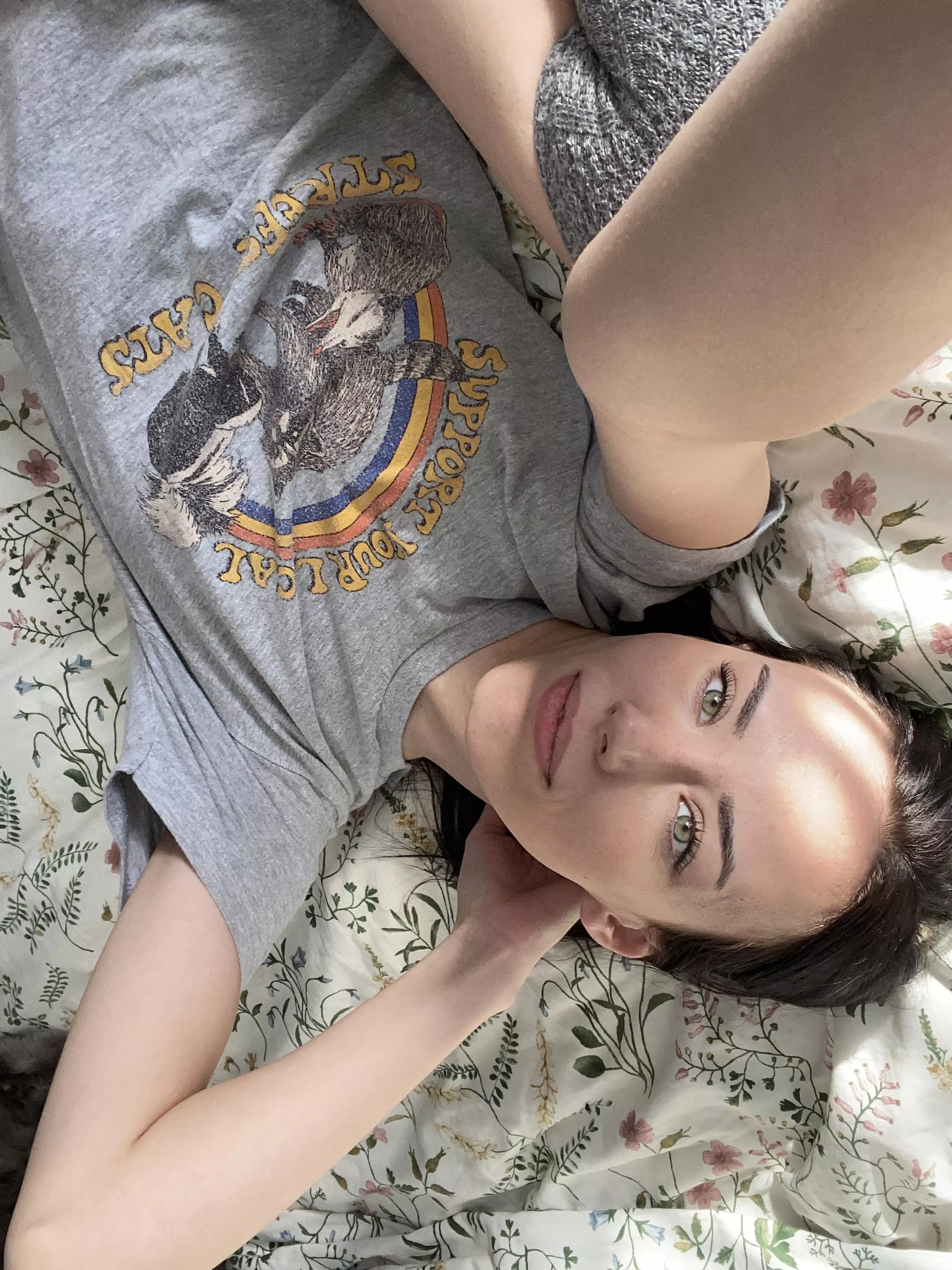 Support your local street cats 🦝