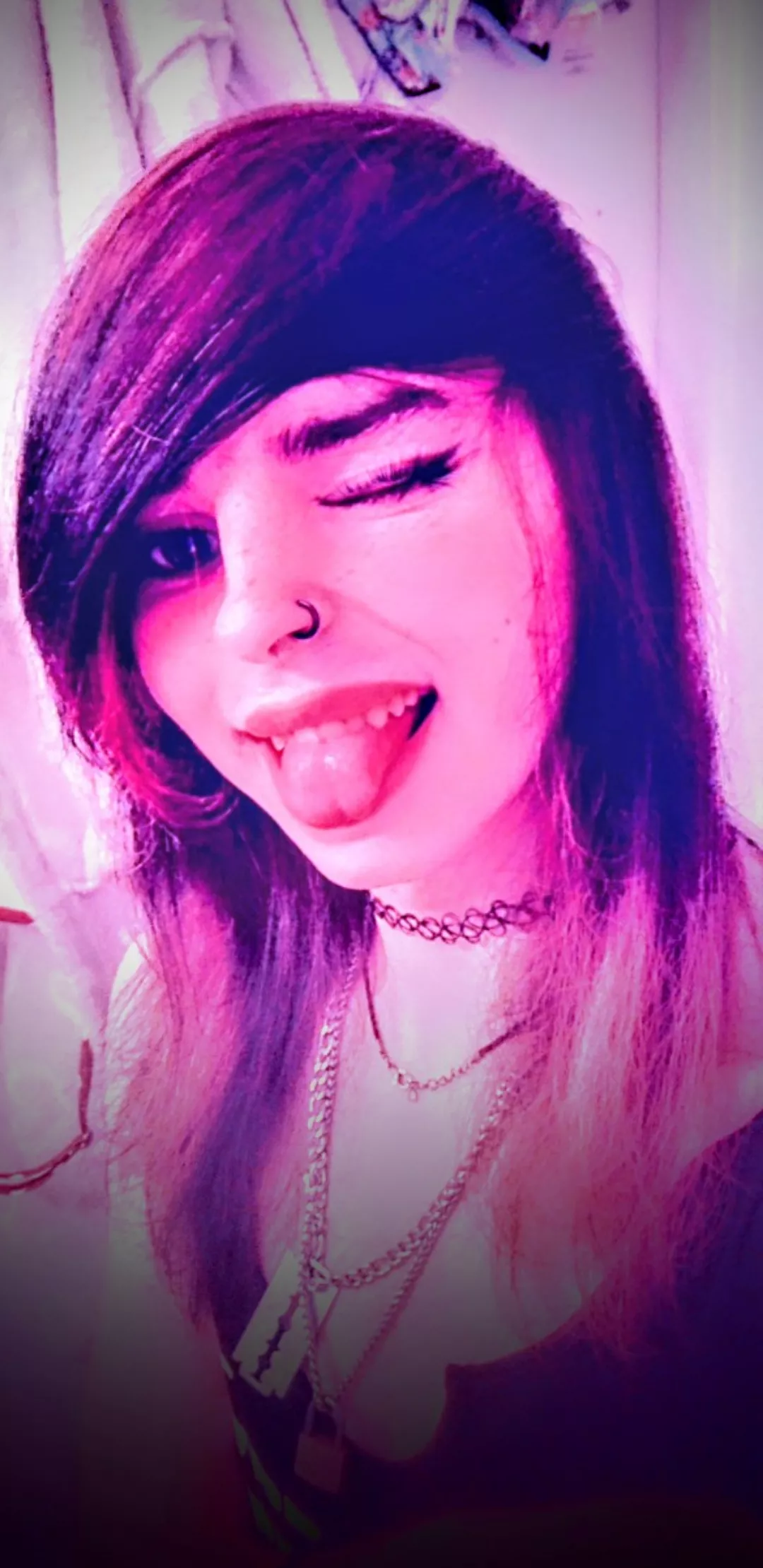 this is officially the best I've been able to do my scene girl hair and I sooo happy 😊😊😊