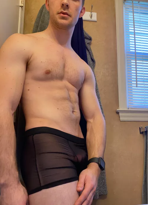 Trying to decide if mesh is hot or not