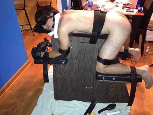 Two hours later, I found all his ticklish spots 😈😂