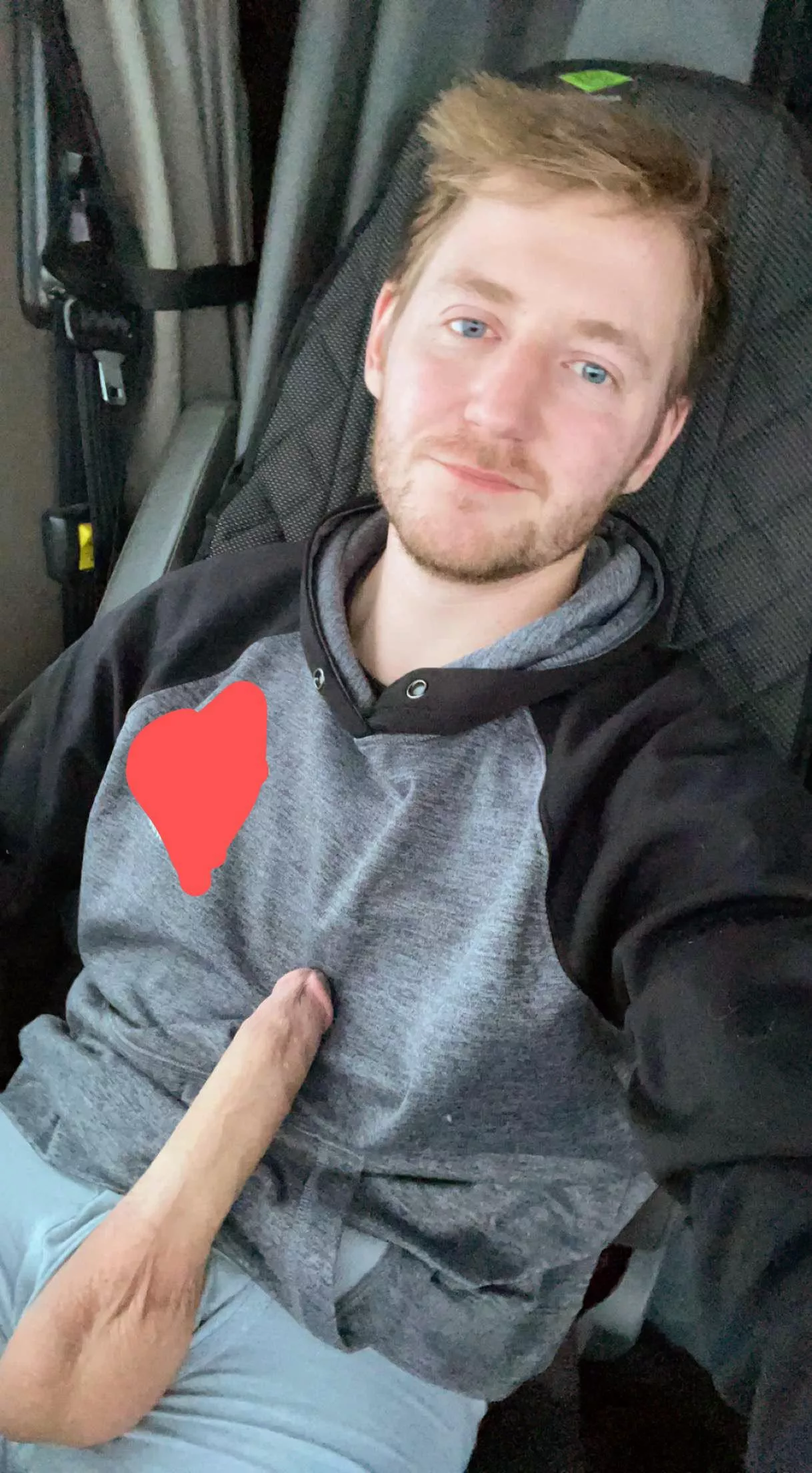 Waiting to cross the border may as well have fun