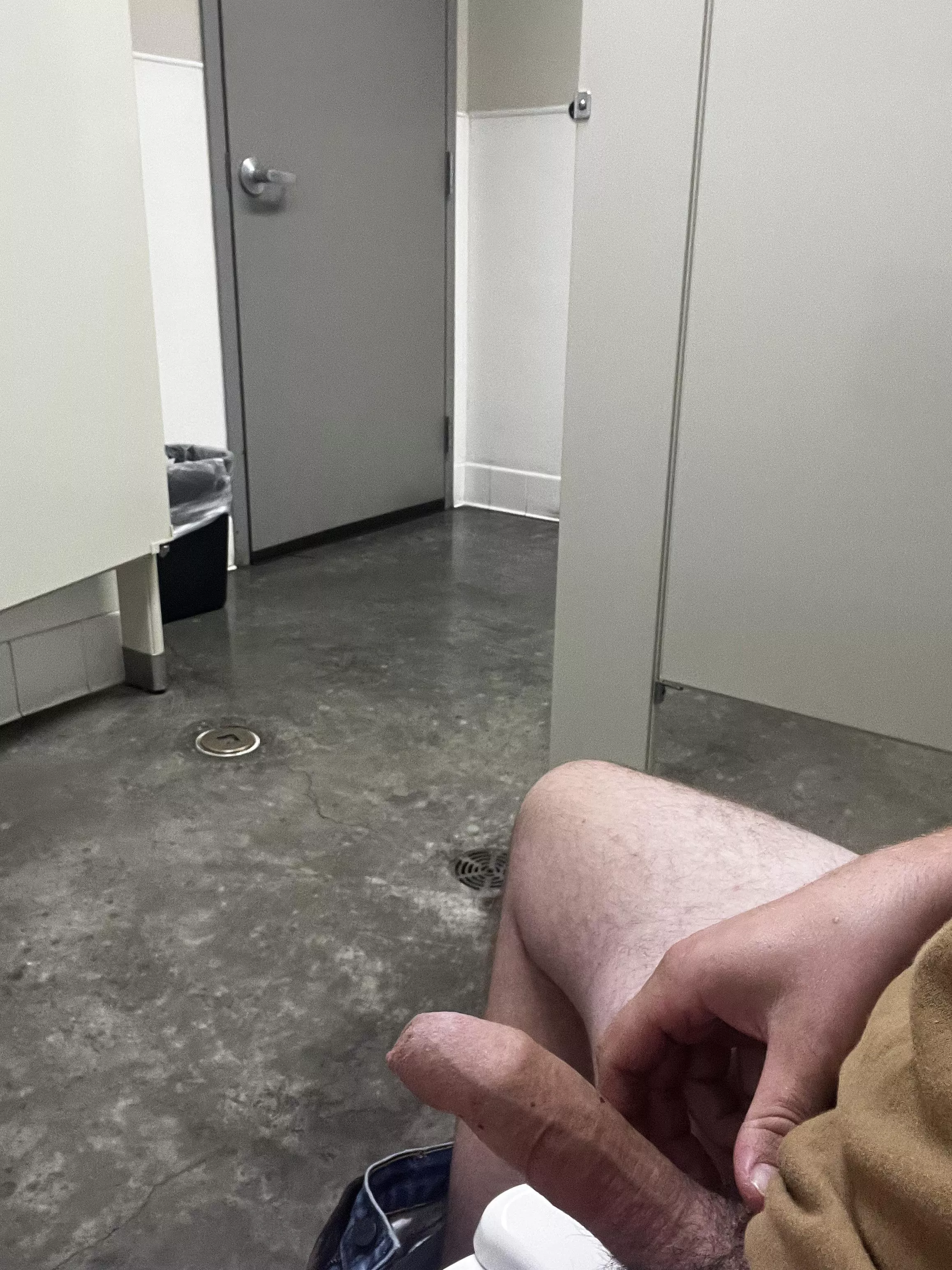 Wanking with the stall door open :)