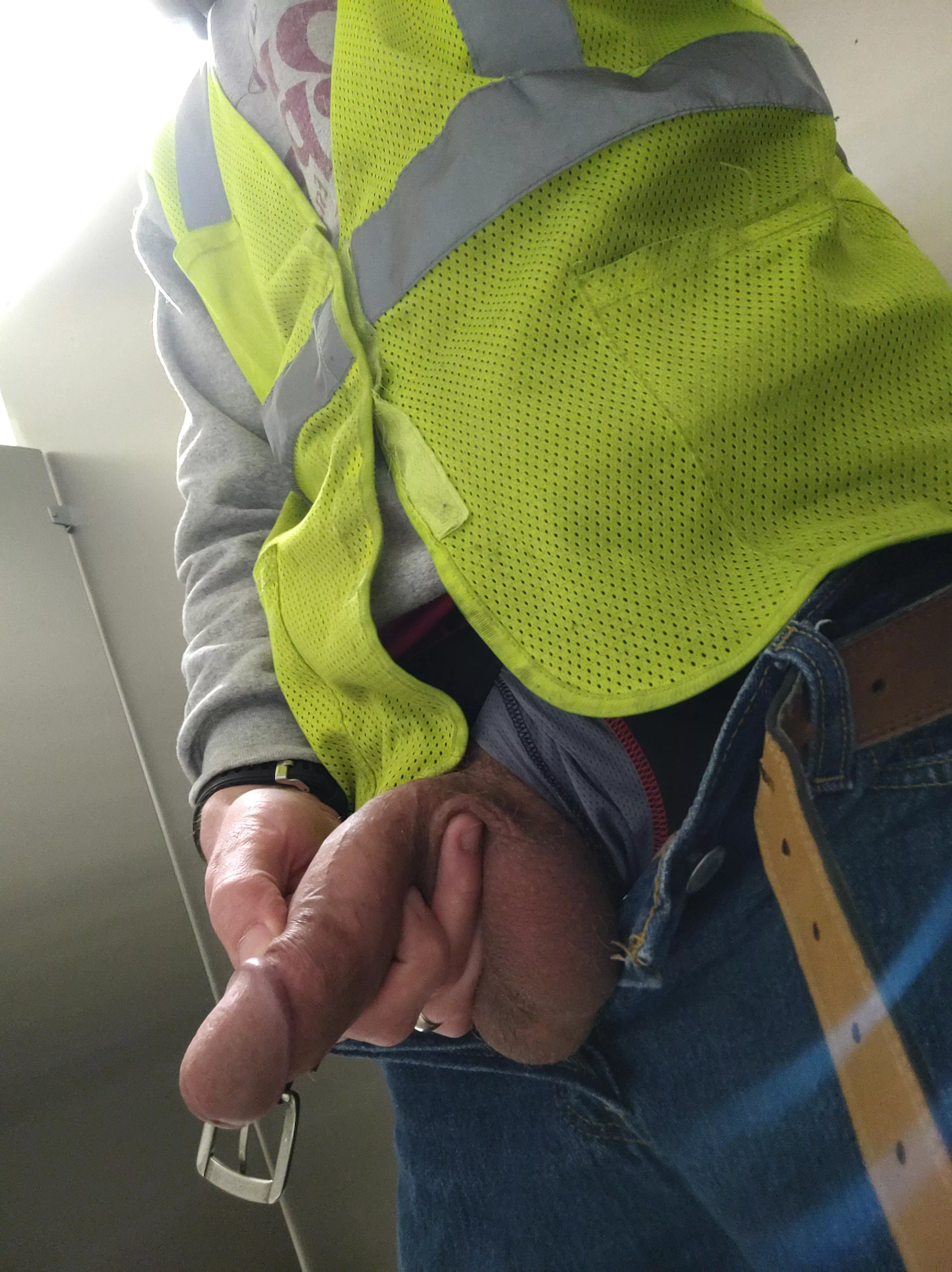 what the guy at the next urinal sees