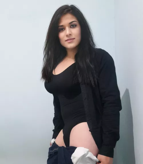 What would suit me for New Year's Eve? I can't decide