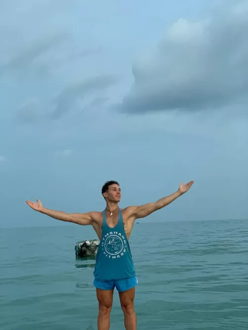 When you find the first island in subnautica and think it's all over😄