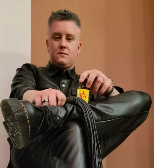 Who know what that bottle is and wants to see what happened after that pic? 😈