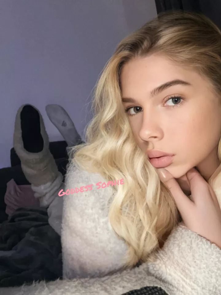 Who wants to taste my dirty socks 😏