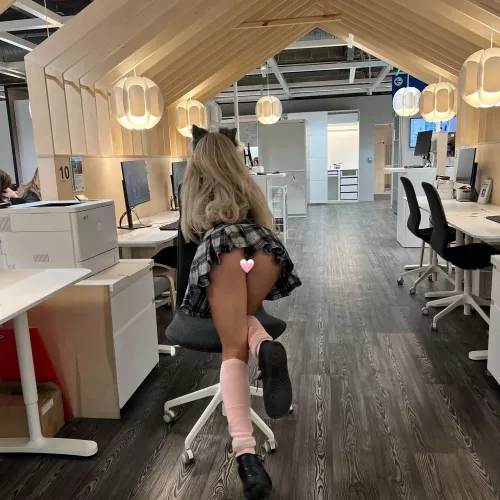 Who would fuck me bent over like this? It has to be in public 💕🐱