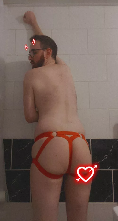 Would you take a turn fucking my submissive ass?😈