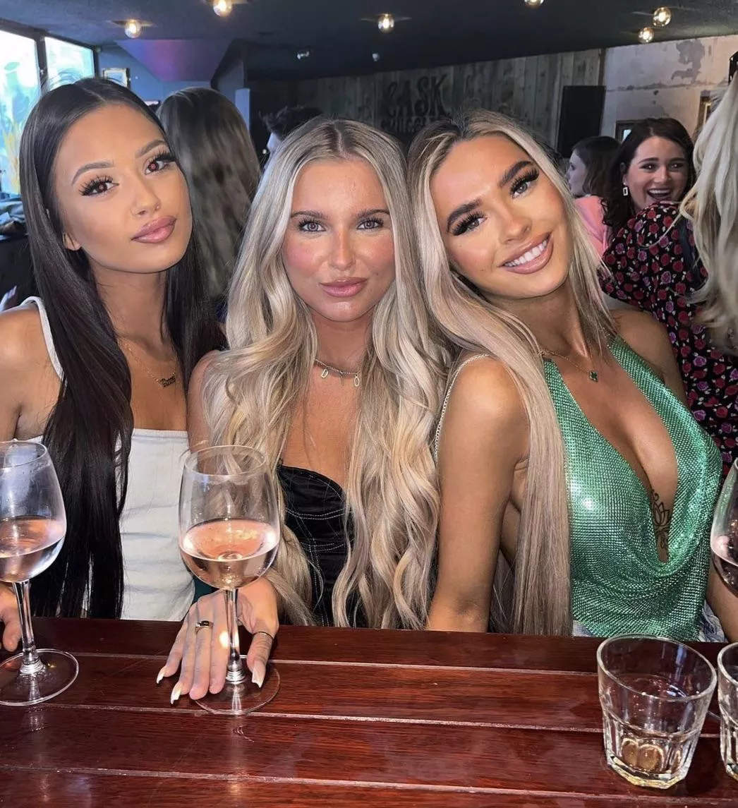 2 Blondes and a Brunette