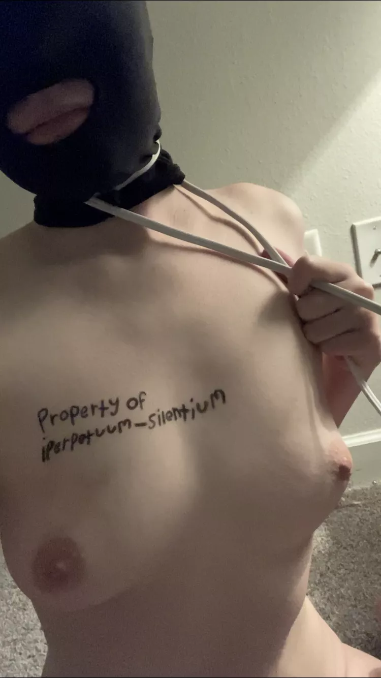 20F Desperately seeking a woman to take my masters cum, while I watch.