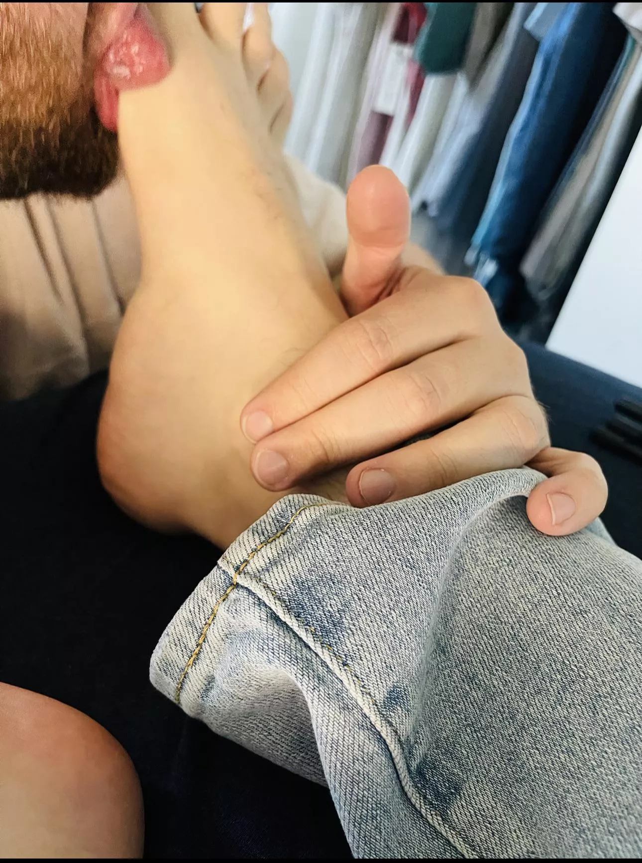 A mouth and a foot 😈