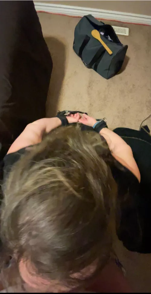 After a nice colouring of her tied breasts, she did a great job pleasing.