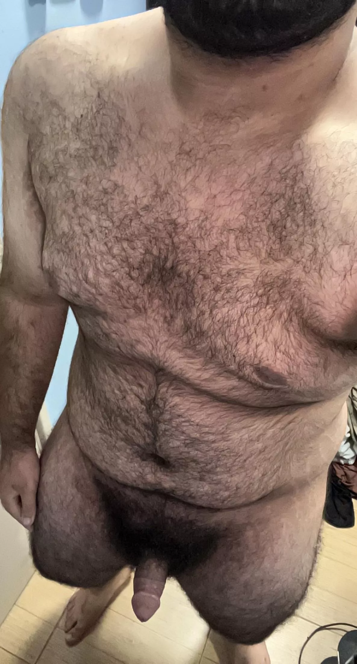 Anyone likes a 19 year old bottom with a dad bod?