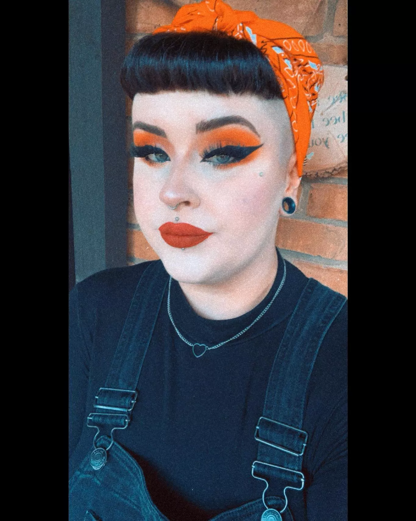 Bold Vintage Look❤️