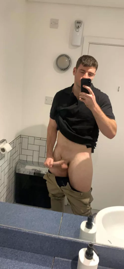 Bored at work Hmu ;)