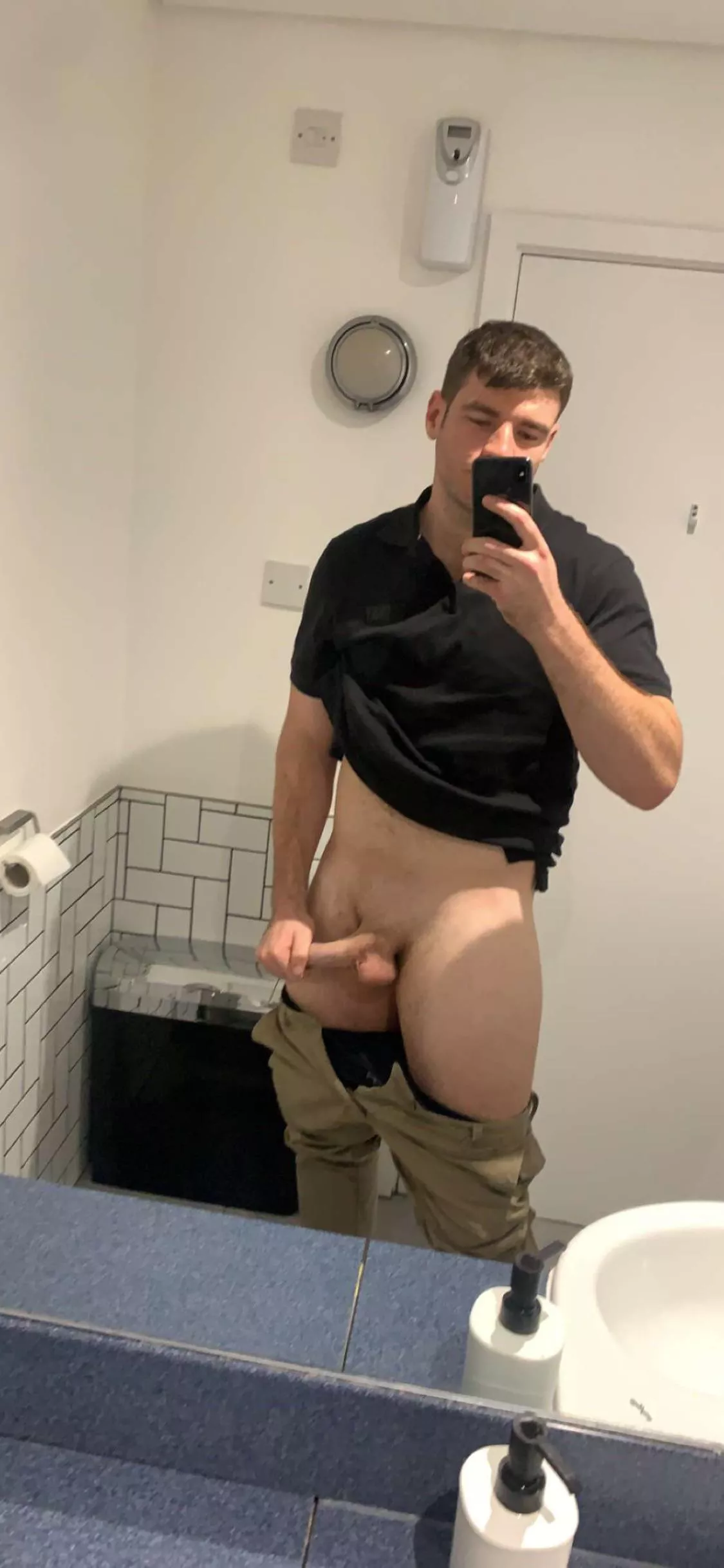 Bored at work Hmu ;)