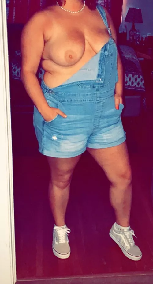 Come help me undress 😈