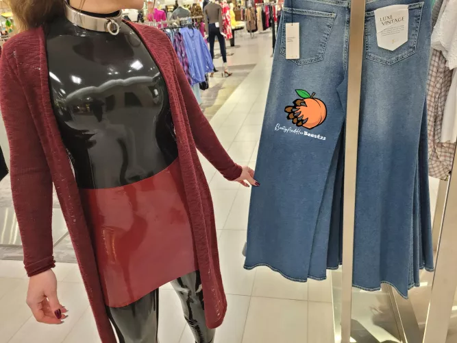 Did you know Nordstrom doesn't carry latex? 😭😘