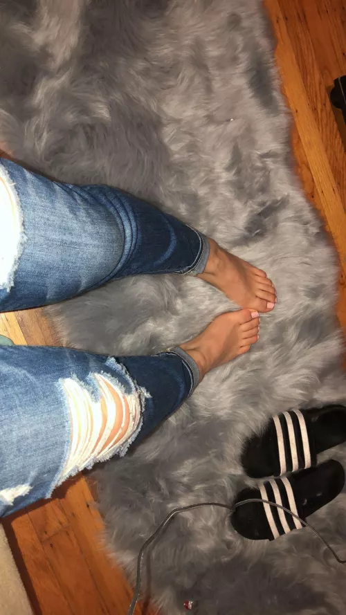Do you like these pretty toes🥰🥰