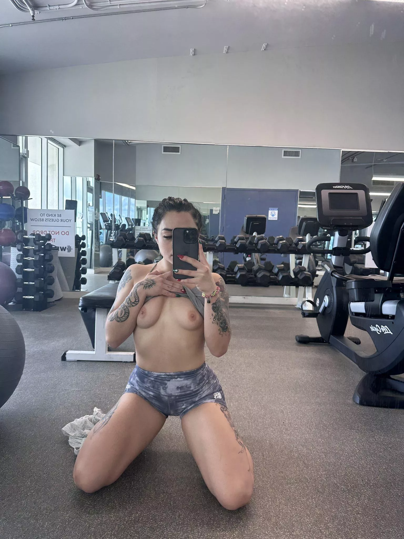 [F] an empty gym is my happy place