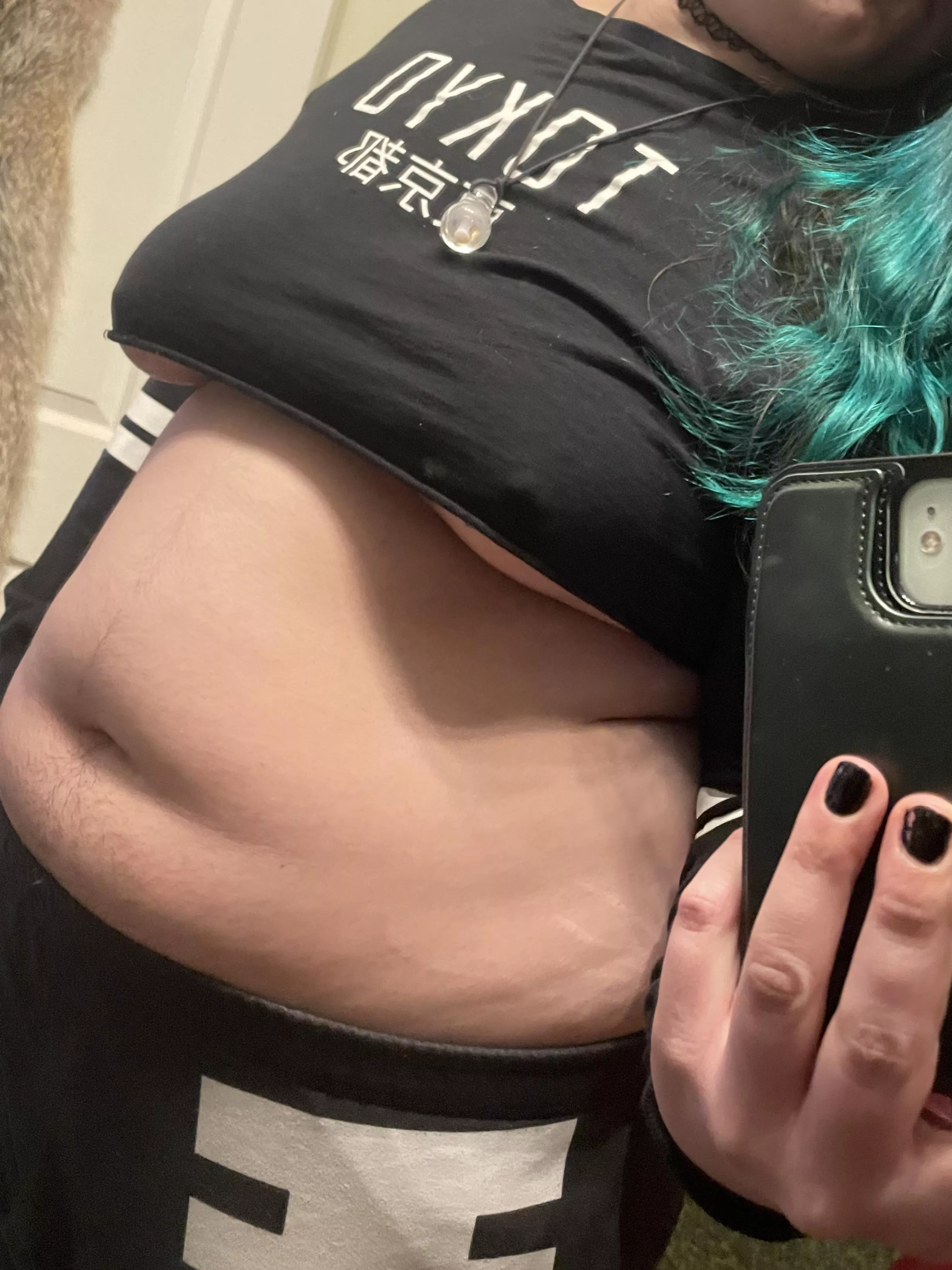 falling out of this shirt lol