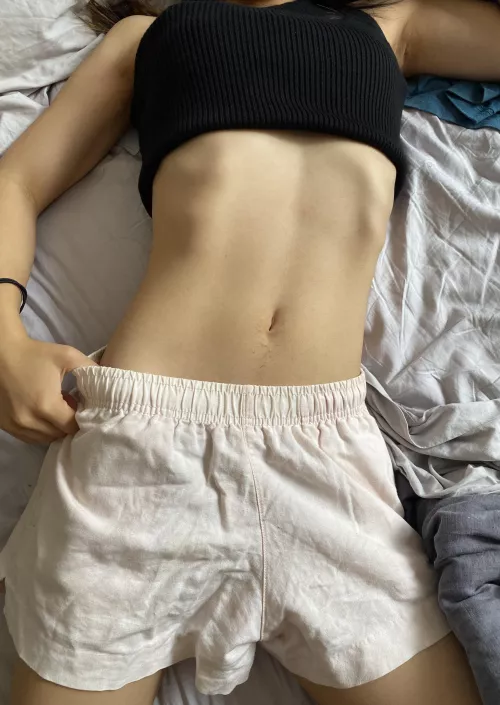 Fill my belly button with cum.