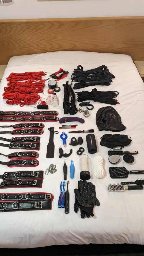 Finally took a pic of what's in my kinky bag of tricks