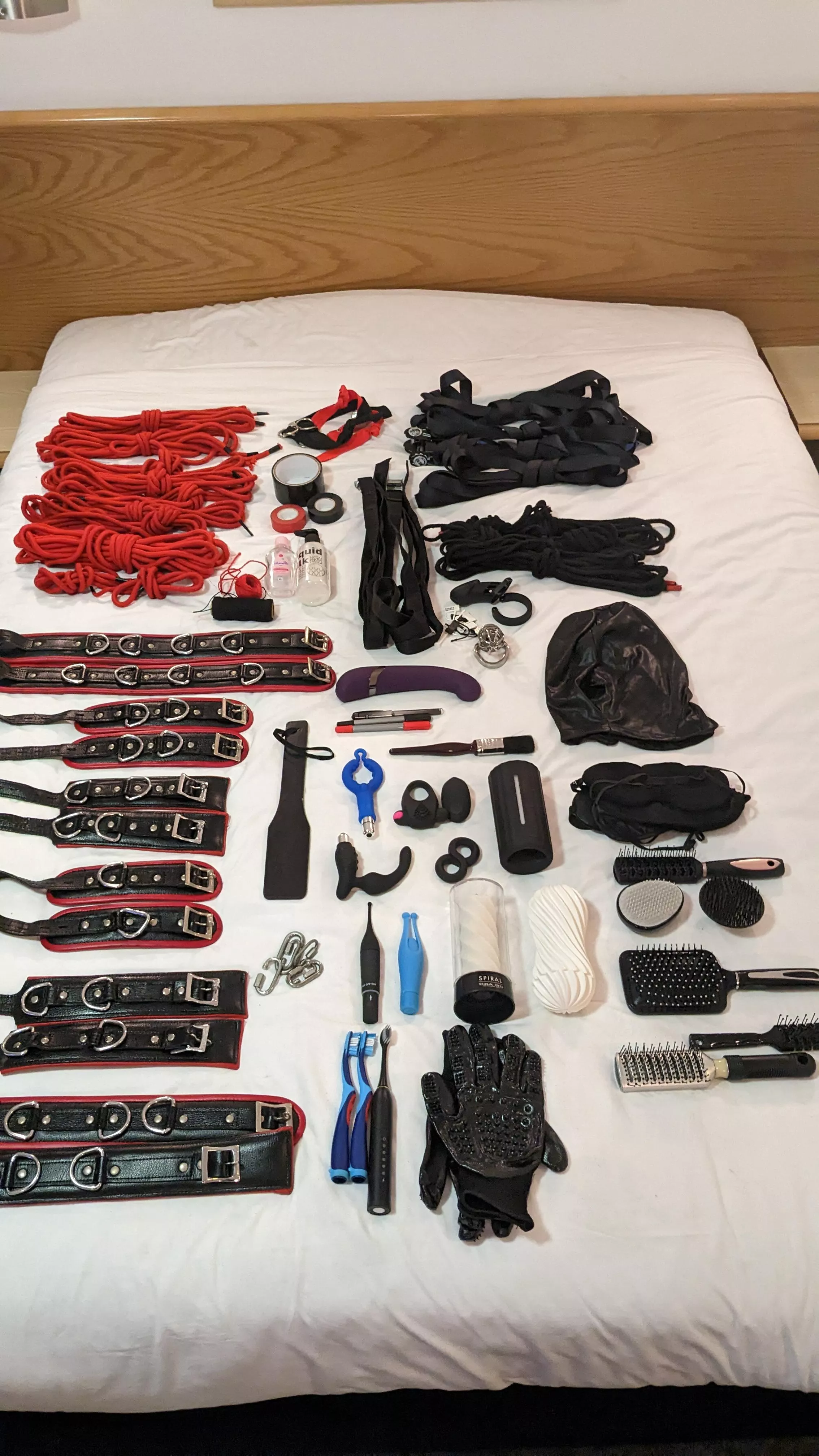 Finally took a pic of what's in my kinky bag of tricks