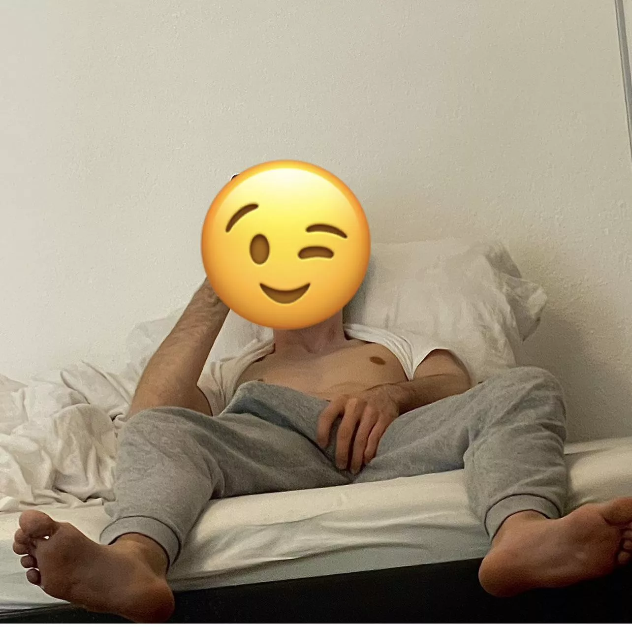 grey sweatpants never disappoint