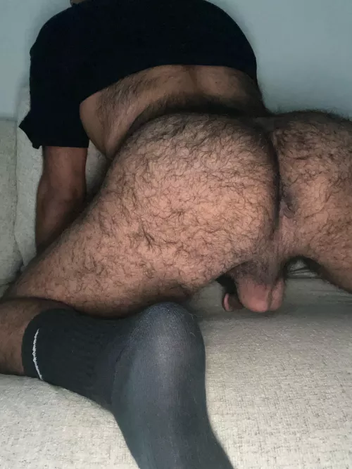 Guess my squats have been paying off 👅