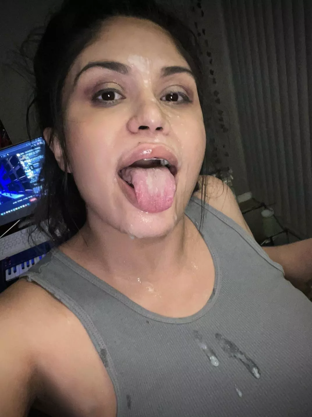 He exploded on my face.👅💦